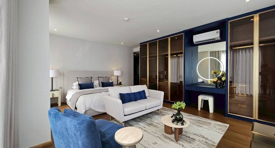 For rent 3 bedrooms condo in Khlong Toei, Bangkok