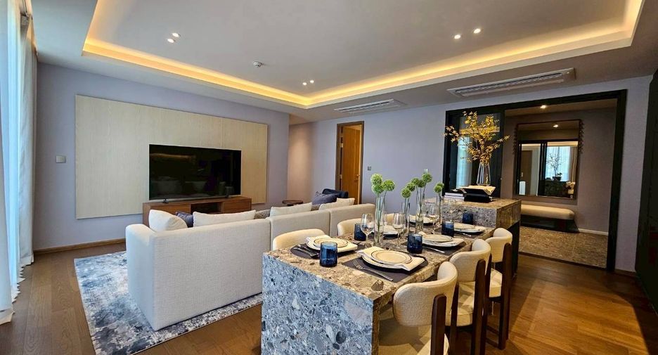 For rent 3 bedrooms condo in Khlong Toei, Bangkok