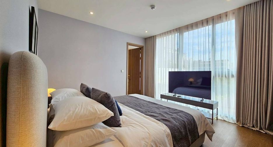 For rent 3 bedrooms condo in Khlong Toei, Bangkok