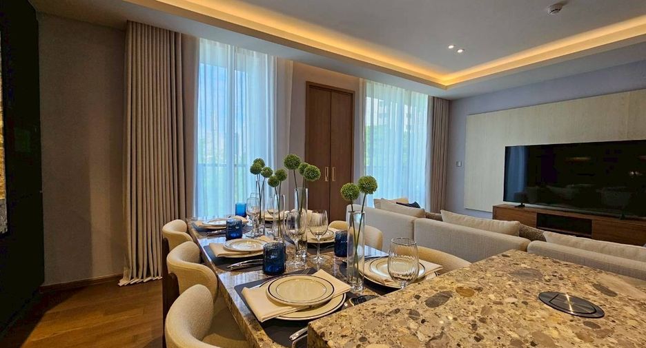 For rent 3 bedrooms condo in Khlong Toei, Bangkok