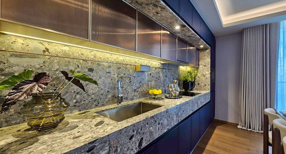 For rent 3 bedrooms condo in Khlong Toei, Bangkok