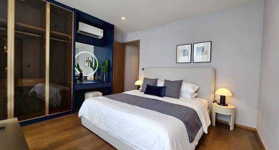 For rent 3 bedrooms condo in Khlong Toei, Bangkok