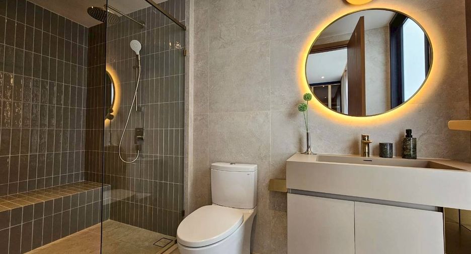 For rent 3 bedrooms condo in Khlong Toei, Bangkok