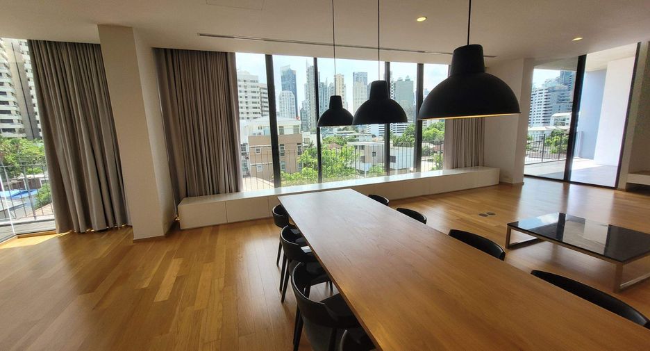 For rent 4 bedrooms condo in Khlong Toei, Bangkok