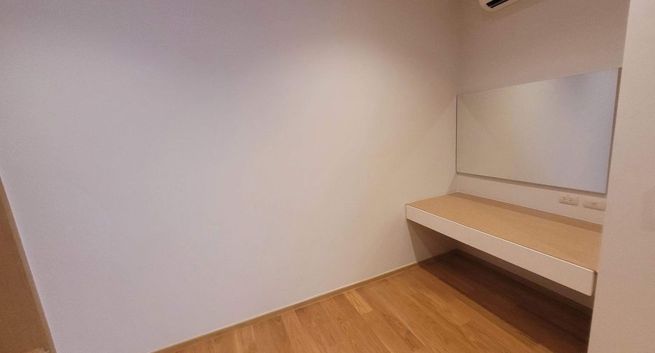 For rent 4 bedrooms condo in Khlong Toei, Bangkok