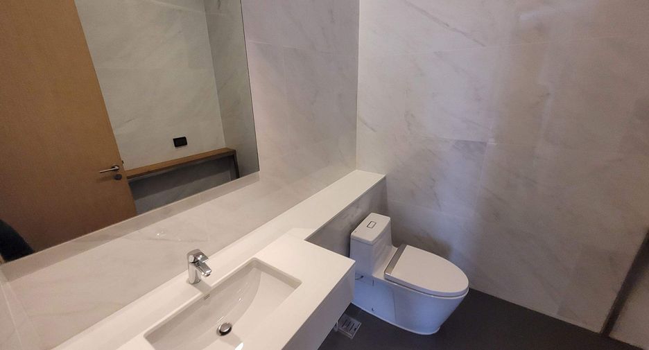 For rent 4 bedrooms condo in Khlong Toei, Bangkok