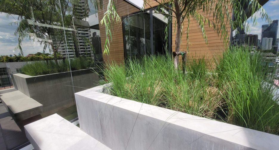 For rent 4 bedrooms condo in Khlong Toei, Bangkok