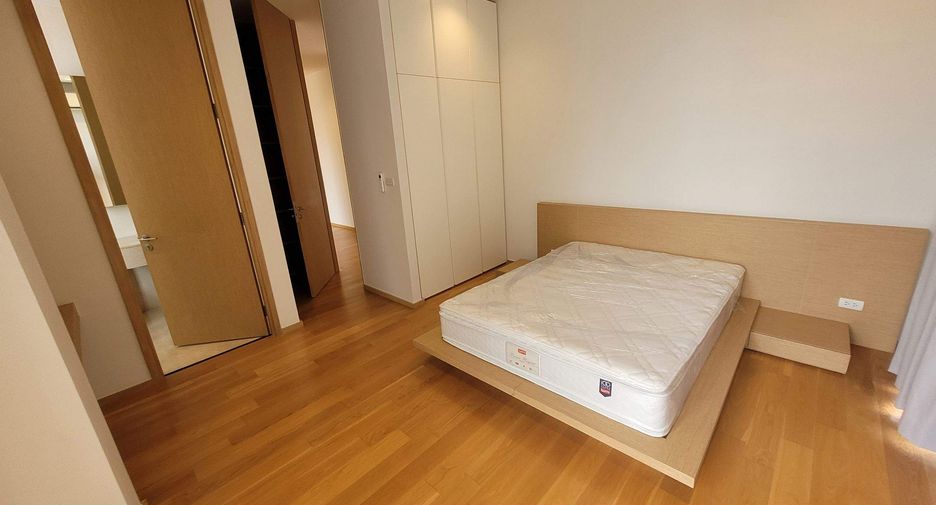 For rent 4 bedrooms condo in Khlong Toei, Bangkok
