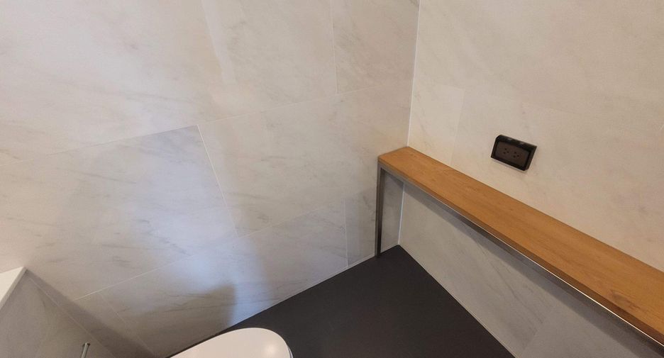 For rent 4 bedrooms condo in Khlong Toei, Bangkok