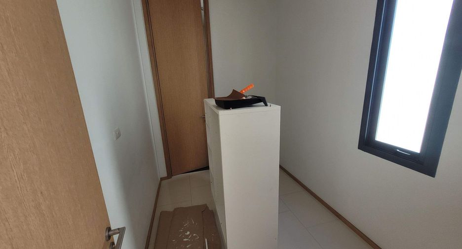 For rent 4 bedrooms condo in Khlong Toei, Bangkok