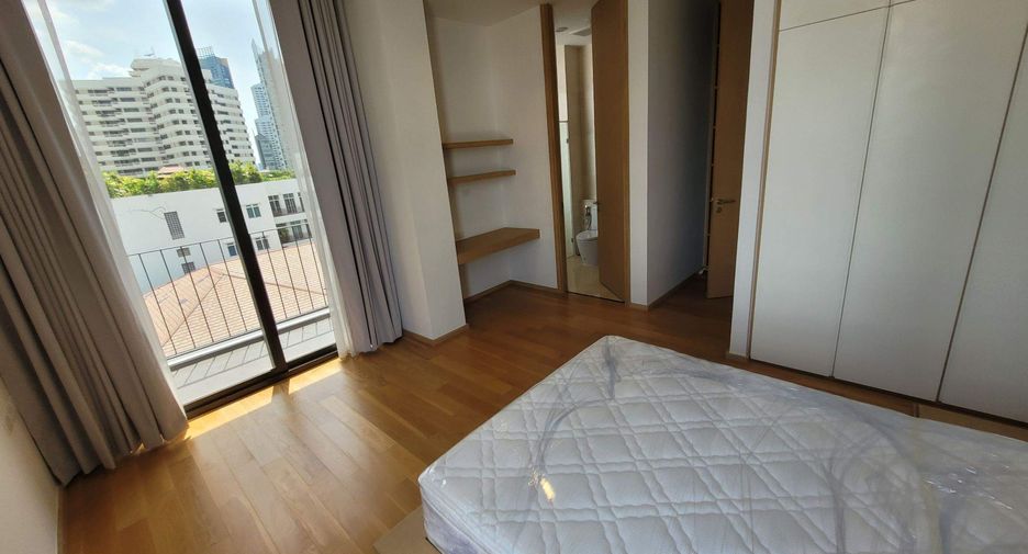 For rent 4 bedrooms condo in Khlong Toei, Bangkok