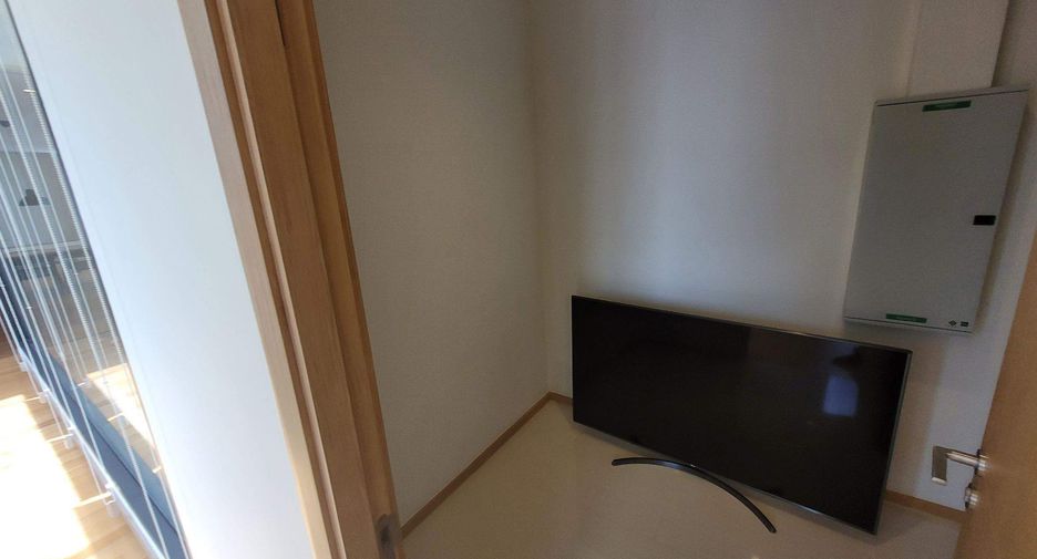 For rent 4 bedrooms condo in Khlong Toei, Bangkok