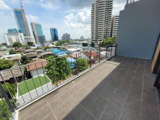 For rent 4 bedrooms condo in Khlong Toei, Bangkok