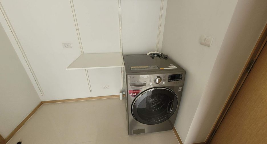 For rent 4 bedrooms condo in Khlong Toei, Bangkok