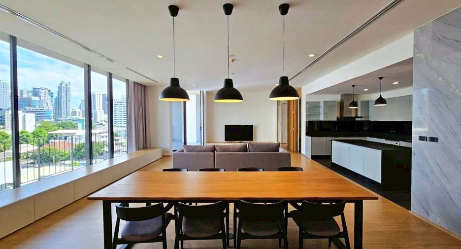 For rent 4 bedrooms condo in Khlong Toei, Bangkok