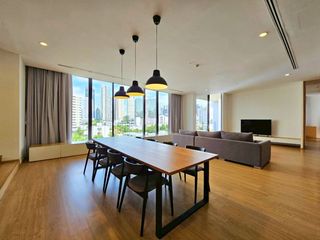 For rent 4 bedrooms condo in Khlong Toei, Bangkok