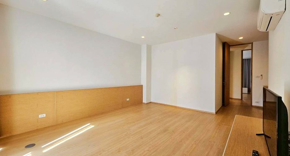 For rent 4 bedrooms condo in Khlong Toei, Bangkok