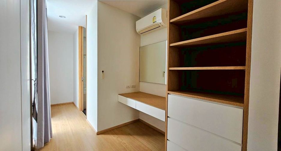 For rent 4 bedrooms condo in Khlong Toei, Bangkok