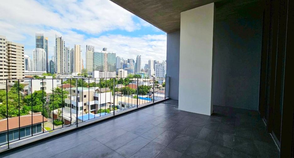 For rent 4 bedrooms condo in Khlong Toei, Bangkok