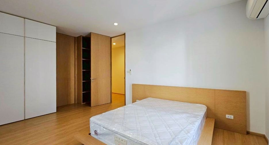 For rent 4 bedrooms condo in Khlong Toei, Bangkok