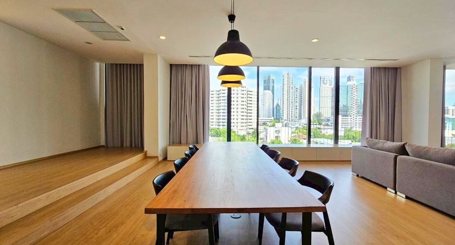 For rent 4 bedrooms condo in Khlong Toei, Bangkok