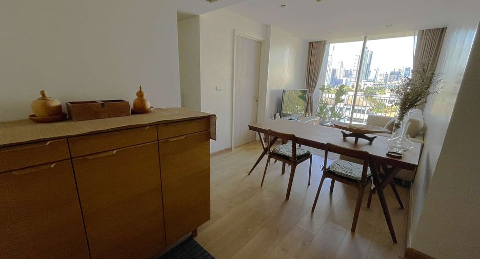 For rent and for sale 1 bed condo in Watthana, Bangkok