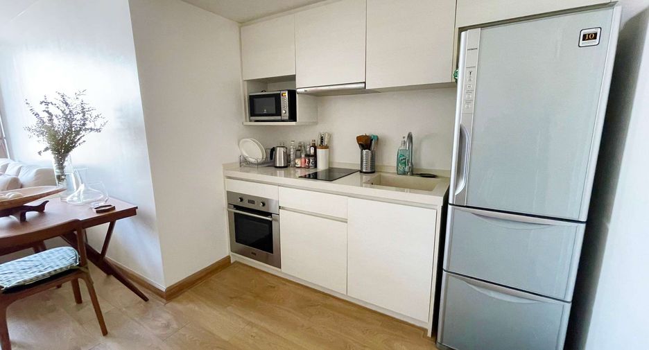 For rent and for sale 1 bed condo in Watthana, Bangkok
