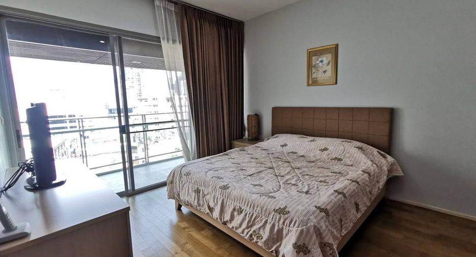 For rent 2 bedrooms condo in Khlong Toei, Bangkok
