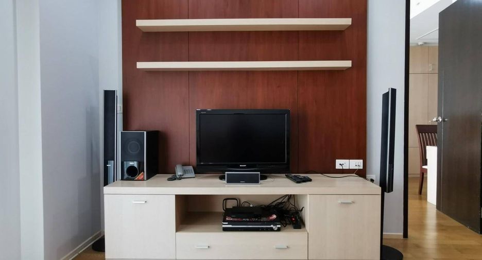 For rent 2 bedrooms condo in Khlong Toei, Bangkok