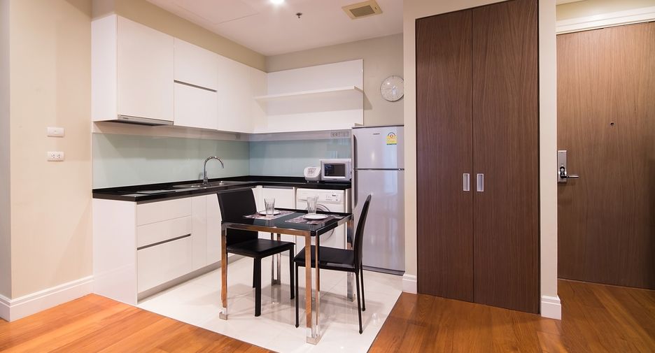 For rent 1 bed condo in Khlong Toei, Bangkok