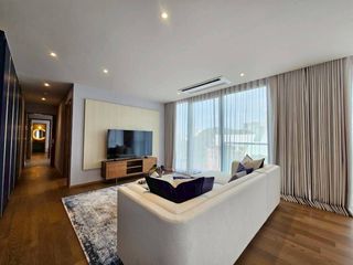 For rent 3 bedrooms condo in Khlong Toei, Bangkok