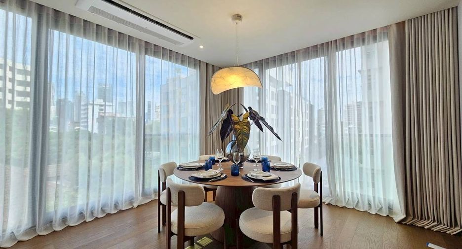 For rent 3 bedrooms condo in Khlong Toei, Bangkok