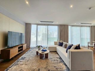 For rent 3 bedrooms condo in Khlong Toei, Bangkok