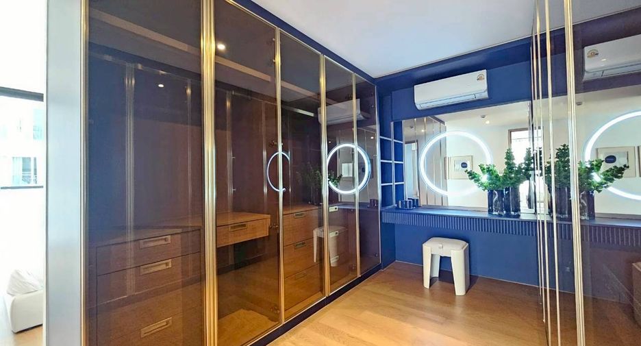 For rent 3 bedrooms condo in Khlong Toei, Bangkok
