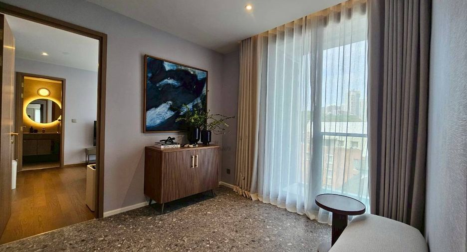 For rent 3 bedrooms condo in Khlong Toei, Bangkok