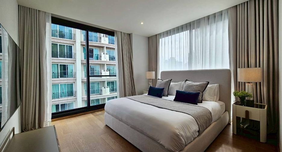 For rent 3 bedrooms condo in Khlong Toei, Bangkok
