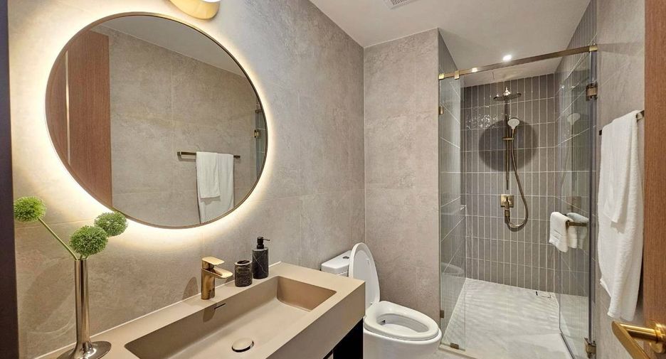For rent 3 bedrooms condo in Khlong Toei, Bangkok
