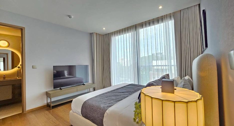 For rent 3 bedrooms condo in Khlong Toei, Bangkok