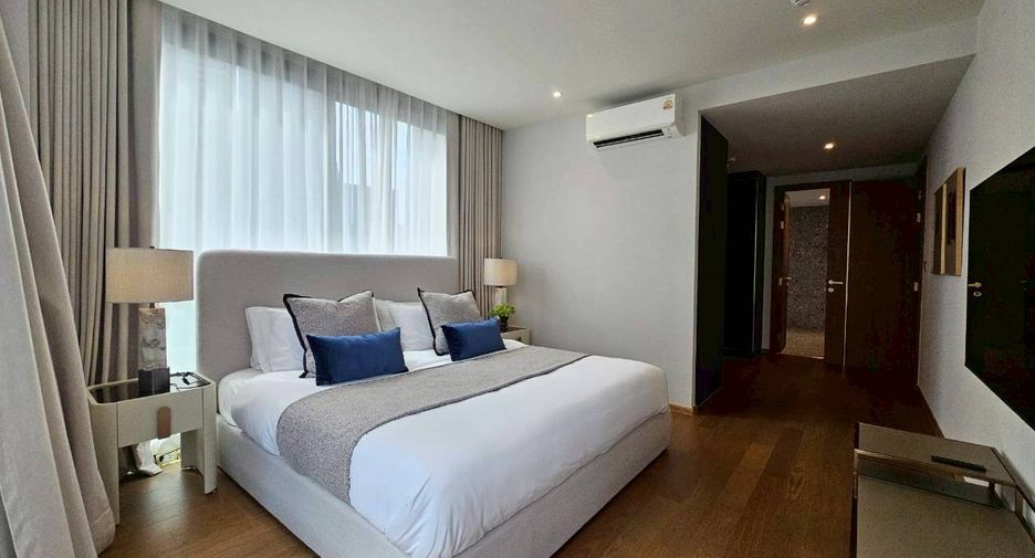 For rent 3 bedrooms condo in Khlong Toei, Bangkok