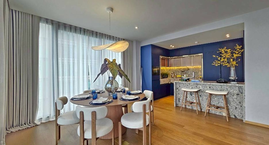 For rent 3 bedrooms condo in Khlong Toei, Bangkok