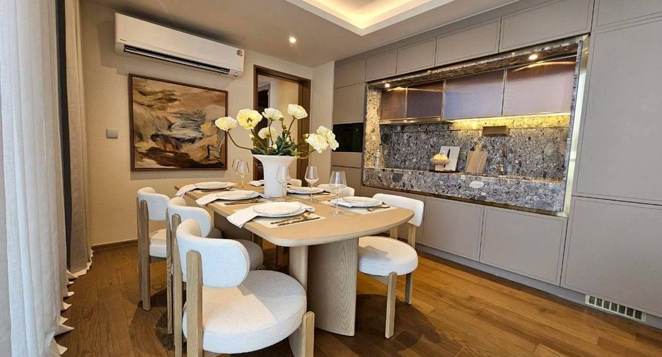 For rent 2 bedrooms condo in Khlong Toei, Bangkok