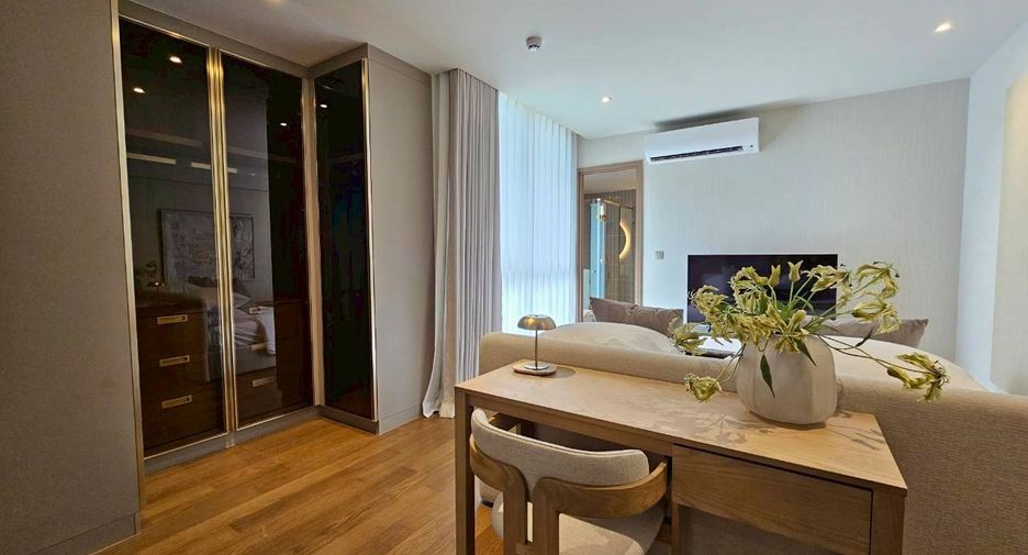 For rent 2 bedrooms condo in Khlong Toei, Bangkok