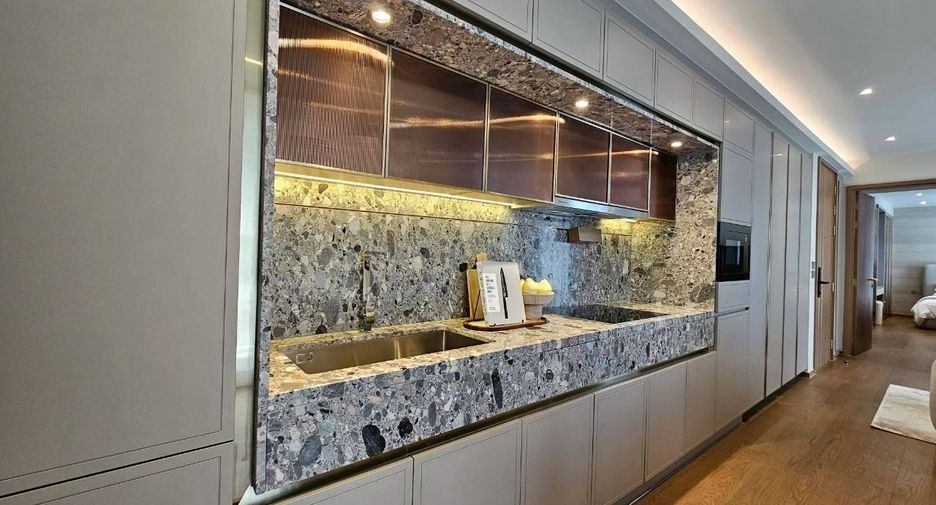 For rent 2 bedrooms condo in Khlong Toei, Bangkok