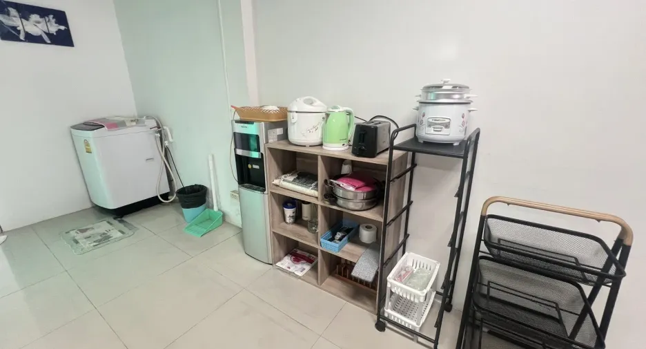 Casa en alquiler de 3 habitaciones en Huai Khwang, Bangkok