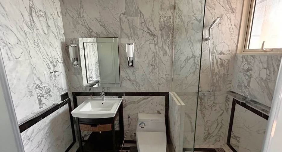 Condo en alquiler de 2 habitaciones en Watthana, Bangkok