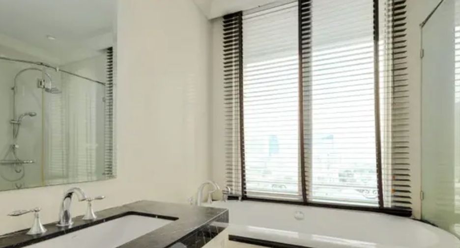 Condo en alquiler de 2 habitaciones en Watthana, Bangkok