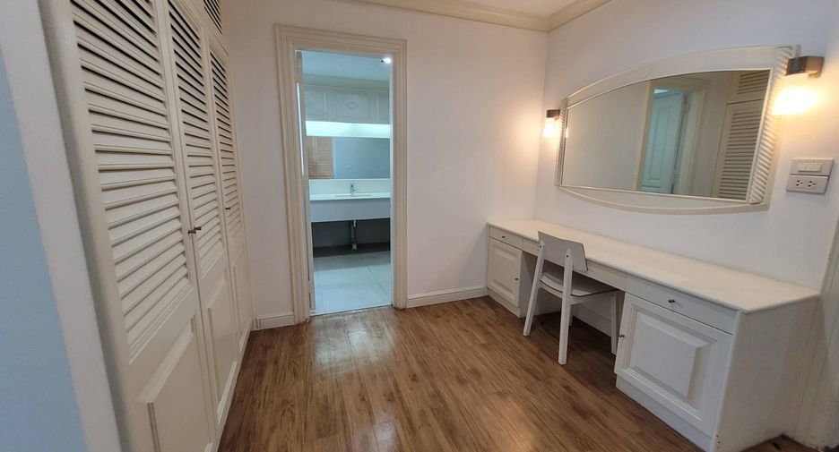 Wohnung zur Miete mit 3 Zimmer in Khlong Toei, Bangkok