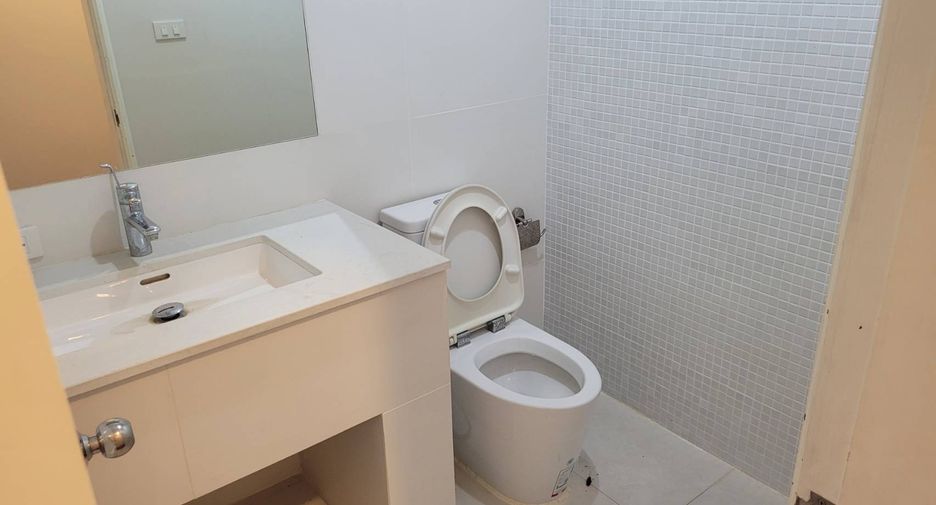Wohnung zur Miete mit 3 Zimmer in Khlong Toei, Bangkok