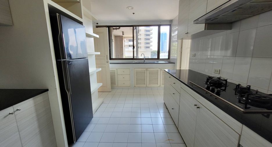 Wohnung zur Miete mit 3 Zimmer in Khlong Toei, Bangkok