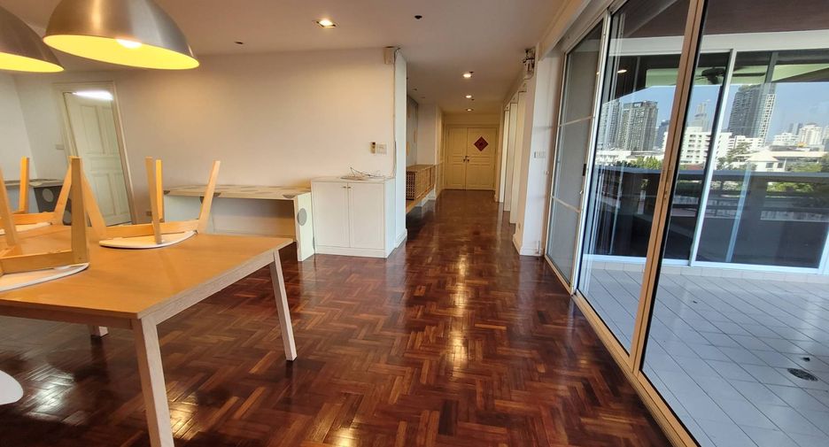 Wohnung zur Miete mit 3 Zimmer in Khlong Toei, Bangkok